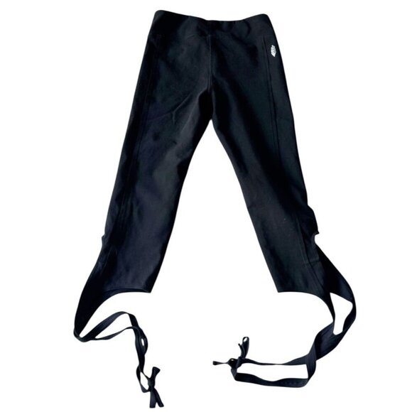 Free People Movement Turnout Crossover Waist Ankle Tie Cropped Leggings in Black - Picture 3 of 11
